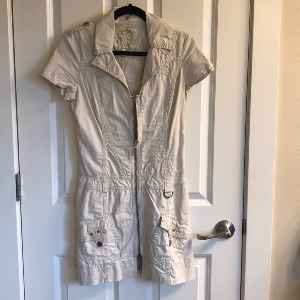 Twill Twenty Two Cream Dress. Size P.